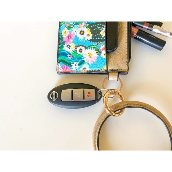 Bangle Wristlet - Black - Picture 4 of 8